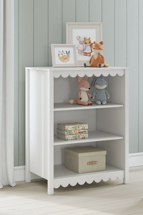 Hallityn - White - Bookcase