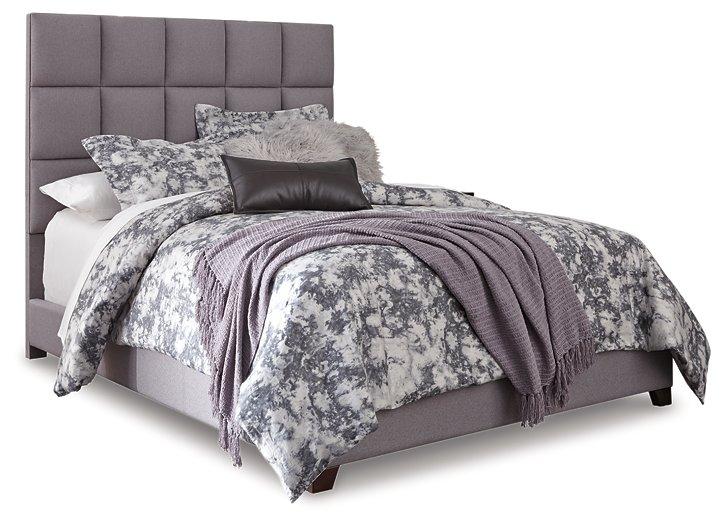 Dolante Upholstered Bed