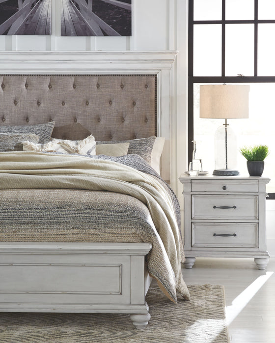 Kanwyn - Upholstered Panel Bed